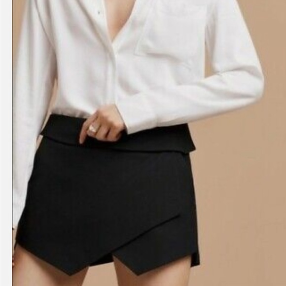 Aritzia Talula Berklee skort in size 2 - Picture 6 of 6
